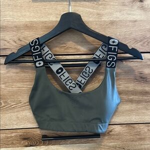 Figs Green Sports Bra with Criss-Cross Straps. Bonsai. Pads intact. Barely worn